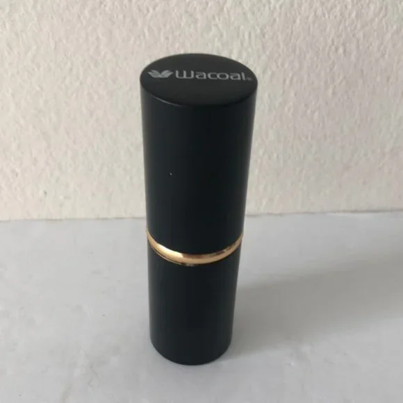 Wacoal Retractable Kabuki Brush for powder, bronzer, or blush
